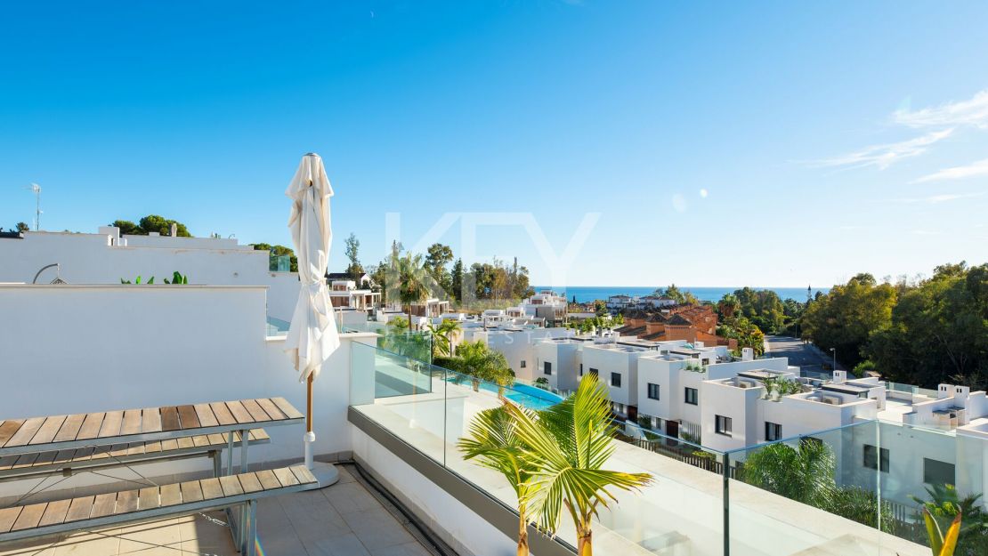 Exclusive villa with sea views and modern amenities near Puente Romano and Marbella Club on Marbella’s Golden Mile