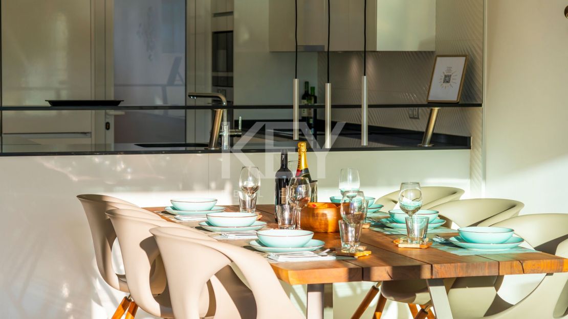 Exclusive villa with sea views and modern amenities near Puente Romano and Marbella Club on Marbella’s Golden Mile