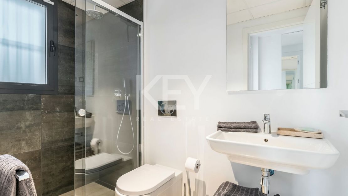 Exclusive villa with sea views and modern amenities near Puente Romano and Marbella Club on Marbella’s Golden Mile