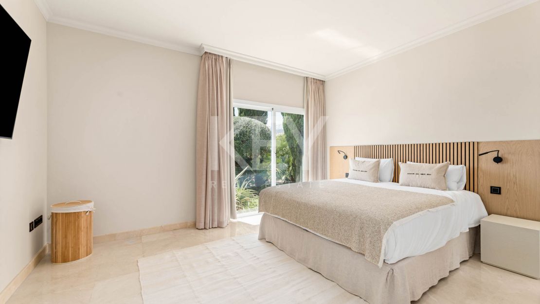 Exclusive Villa with sea views, privacy and proximity to world-class amenities in Los Flamingos