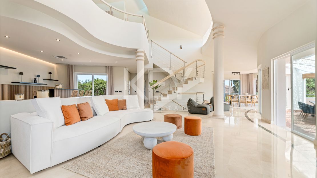 Exclusive Villa with sea views, privacy and proximity to world-class amenities in Los Flamingos