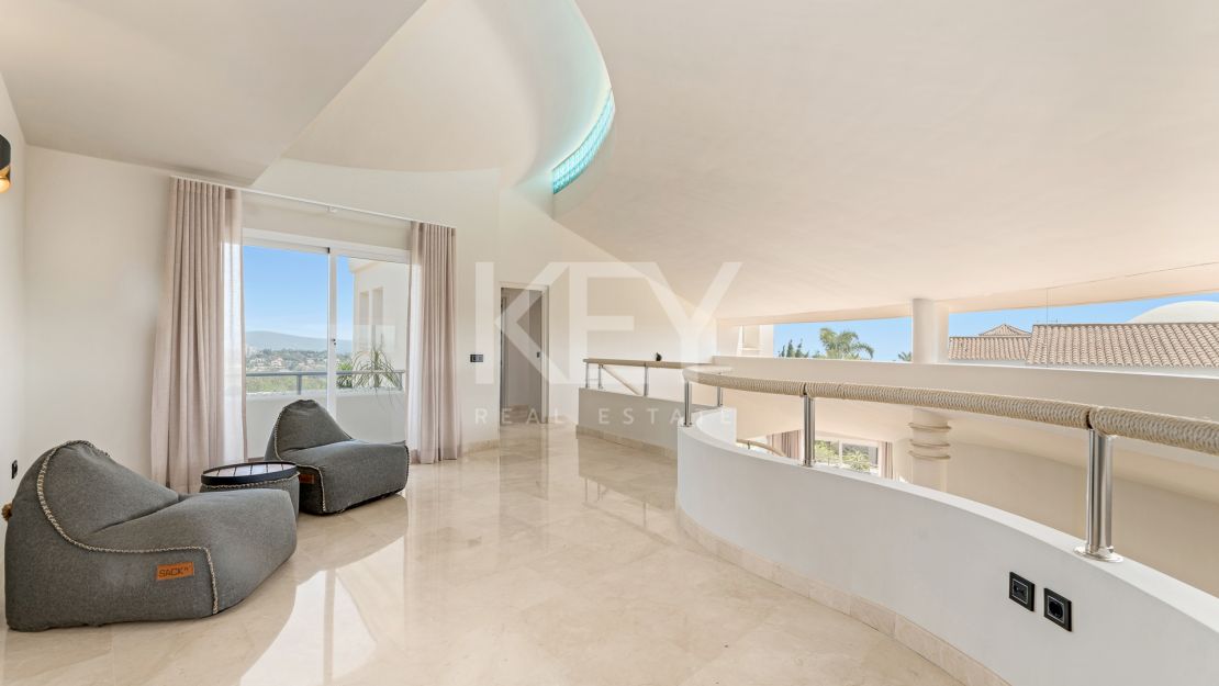 Exclusive Villa with sea views, privacy and proximity to world-class amenities in Los Flamingos