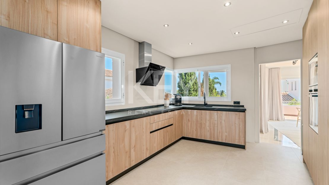 Exclusive Villa with sea views, privacy and proximity to world-class amenities in Los Flamingos