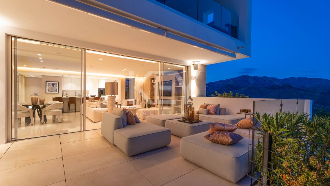 Ground floor apartment with panoramic sea views in Palo Alto, Ojén