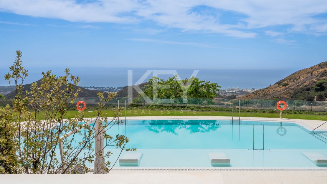 Ground floor apartment with panoramic sea views in Palo Alto, Ojén