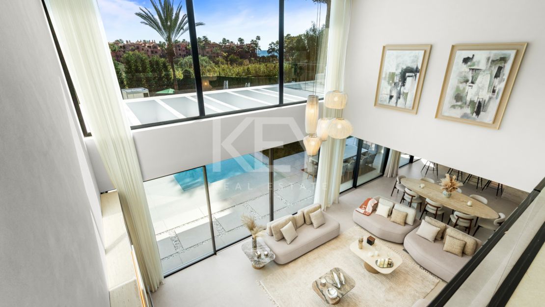 Luxurious second-line beach villa with stunning views and top amenities in Los Monteros Playa, Marbella East