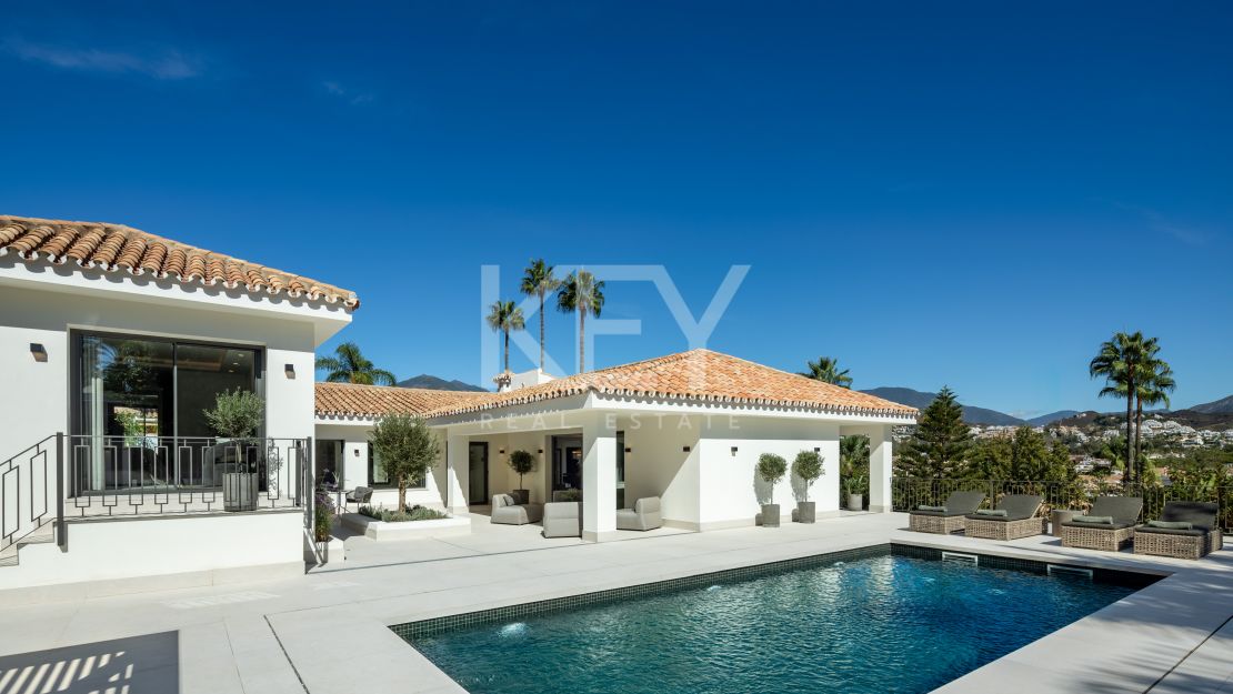 Luxurious contemporary villa in Las Brisas Golf, Nueva Andalucia