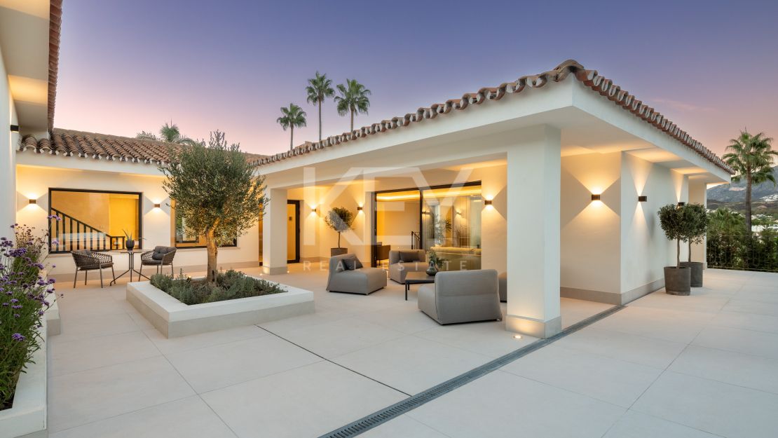 Luxurious contemporary villa in Las Brisas Golf, Nueva Andalucia