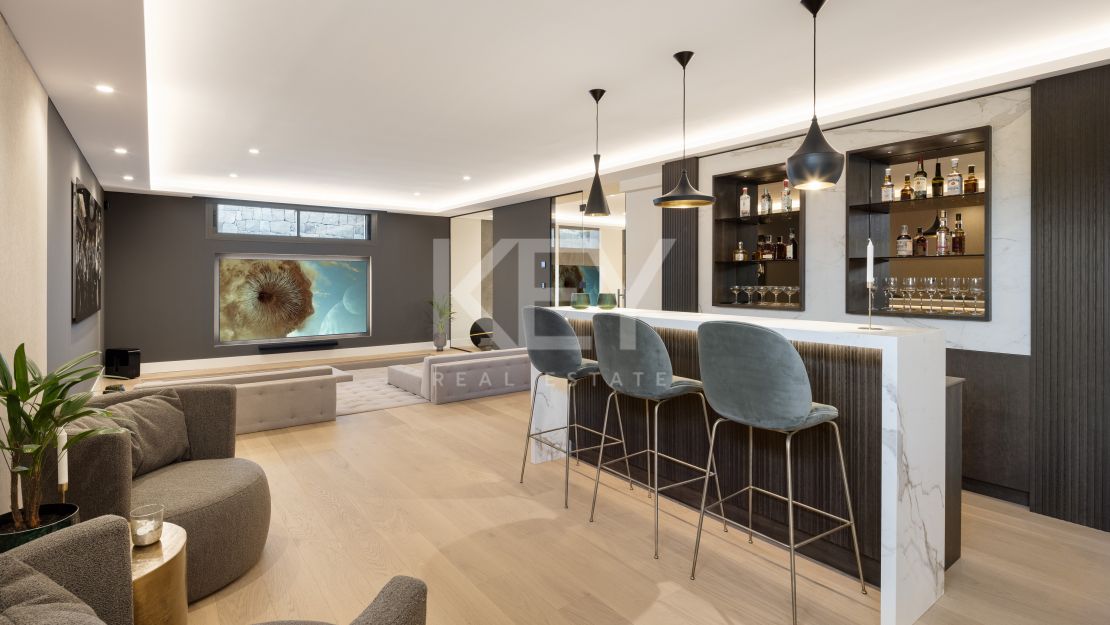 Luxurious contemporary villa in Las Brisas Golf, Nueva Andalucia