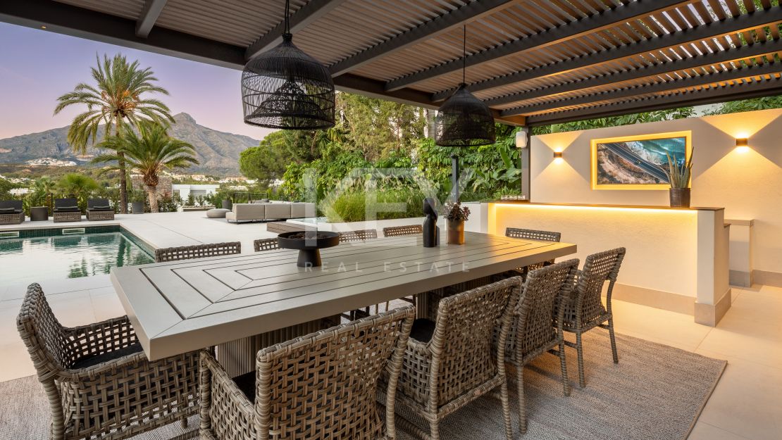 Luxurious contemporary villa in Las Brisas Golf, Nueva Andalucia