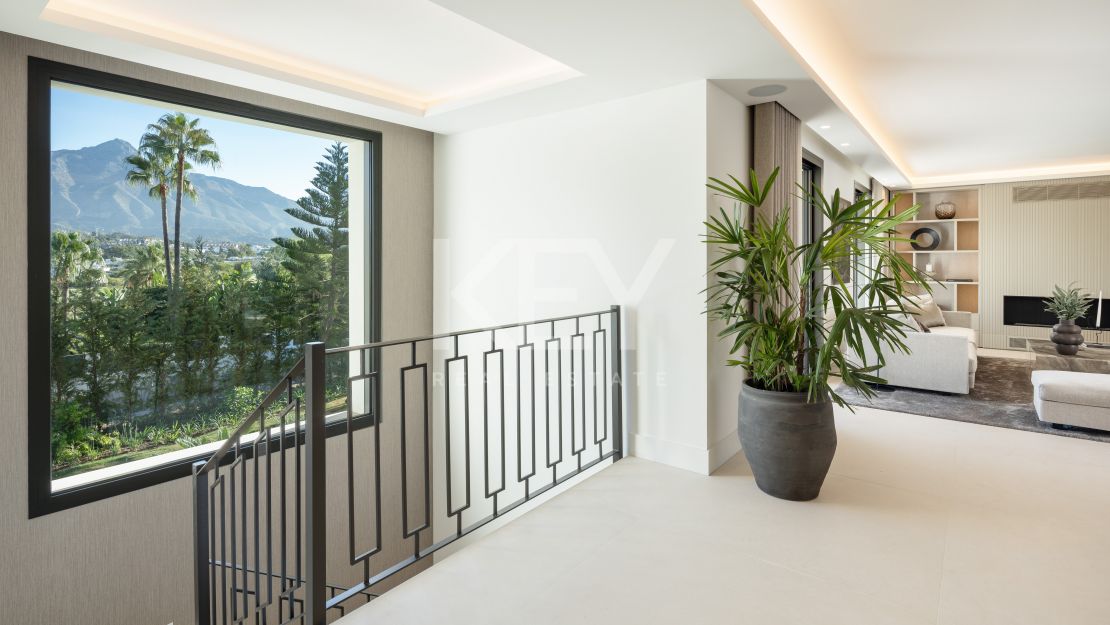Luxurious contemporary villa in Las Brisas Golf, Nueva Andalucia