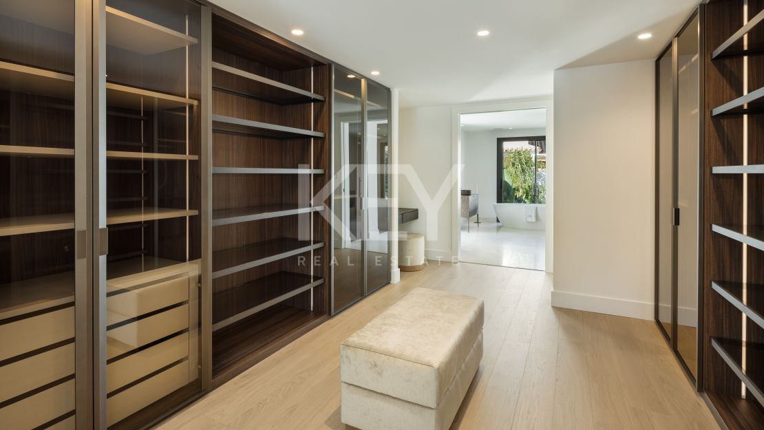 Luxurious contemporary villa in Las Brisas Golf, Nueva Andalucia