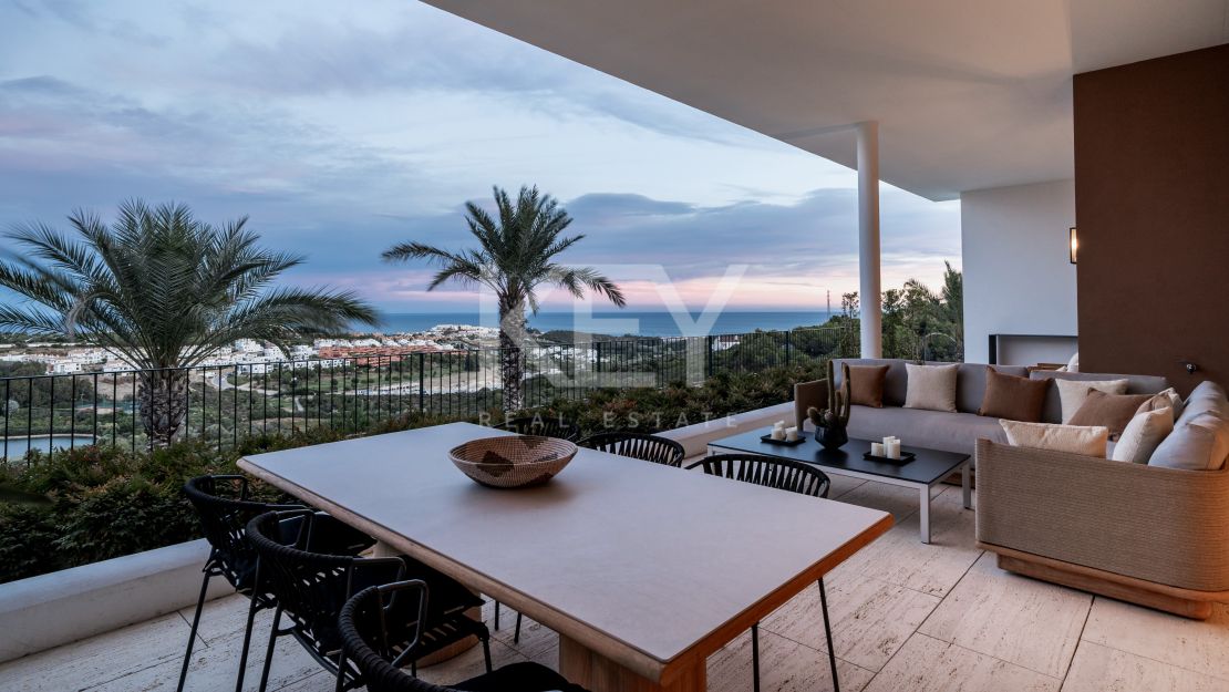 Modern 3-bedroom apartment with sea views in Casares