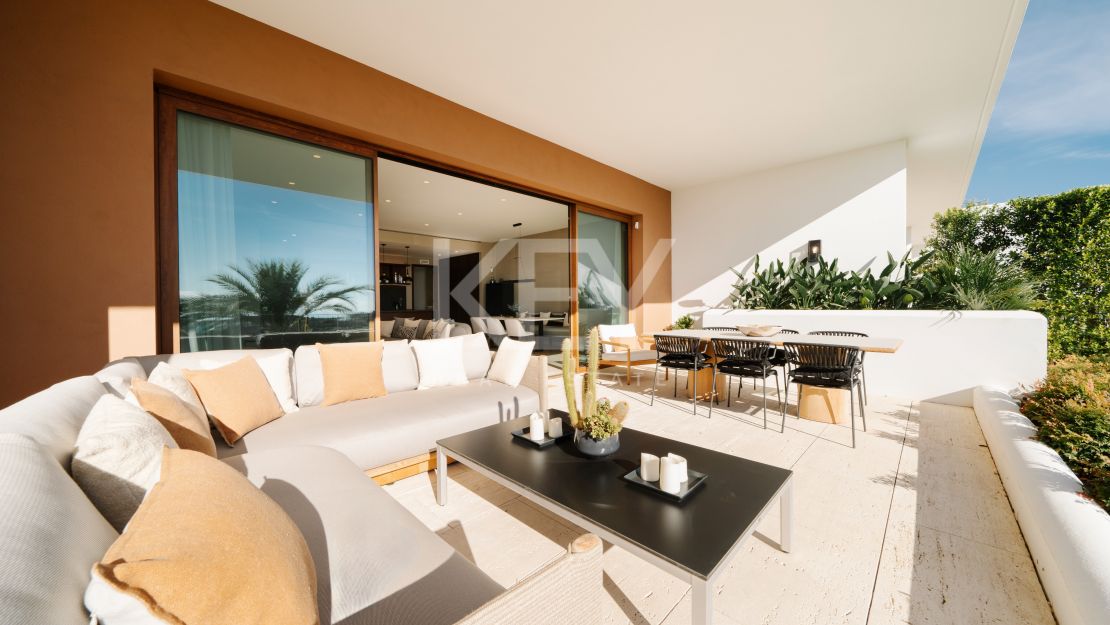 Modern 3-bedroom apartment with sea views in Casares