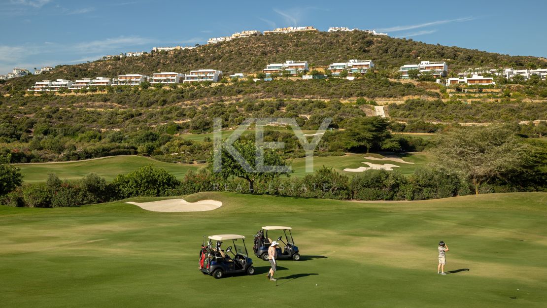 Modern 3-bedroom apartment with sea views in Casares