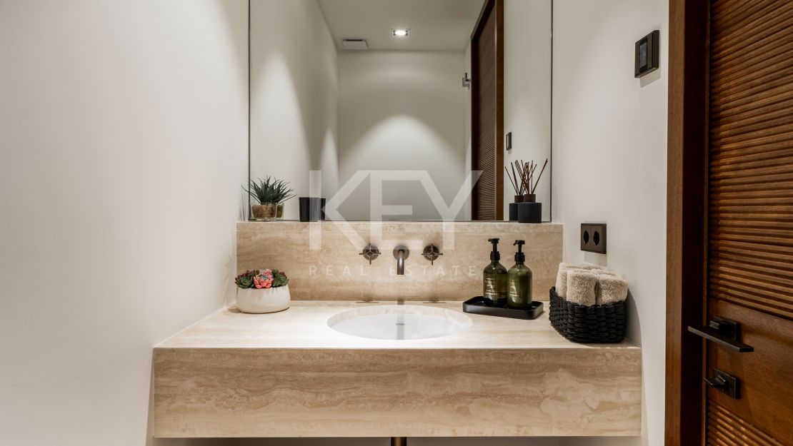 Modern 3-bedroom apartment with sea views in Casares