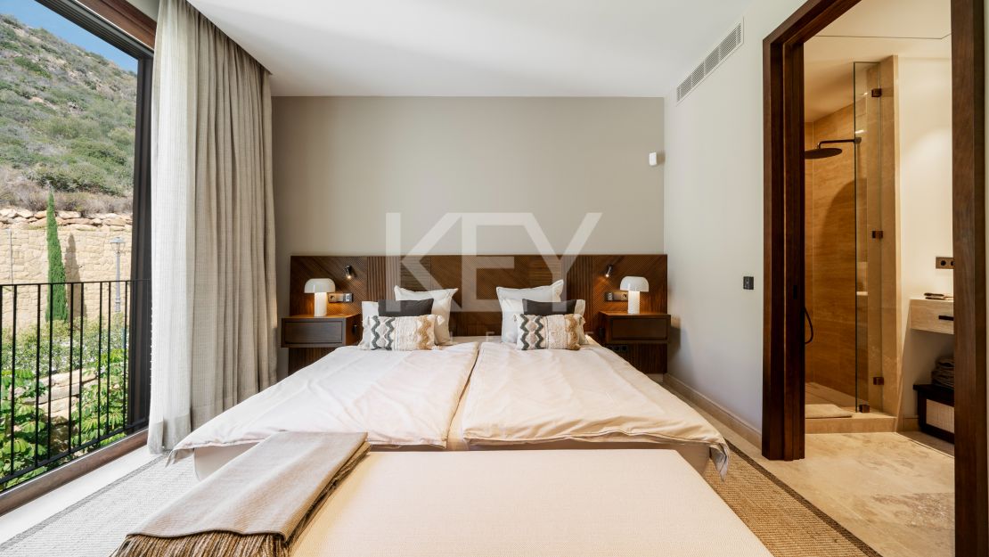 Modern 3-bedroom apartment with sea views in Casares