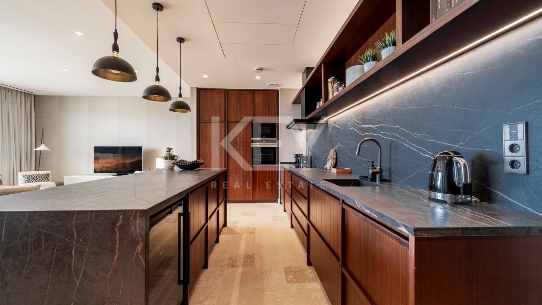 Modern 3-bedroom apartment with sea views in Casares