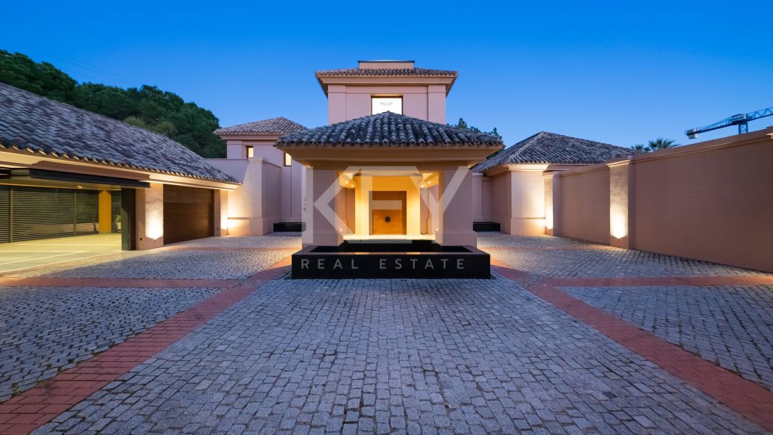 Villa La Concha: luxurious living in Cascada de Camoján, Marbella