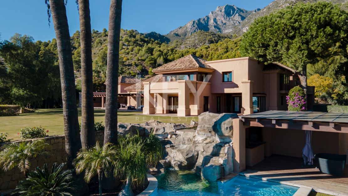 Villa La Concha: luxurious living in Cascada de Camoján, Marbella