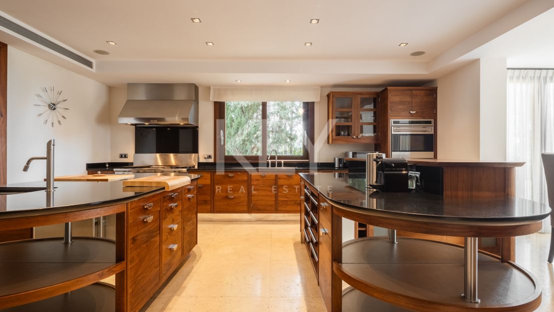 Villa La Concha: luxurious living in Cascada de Camoján, Marbella