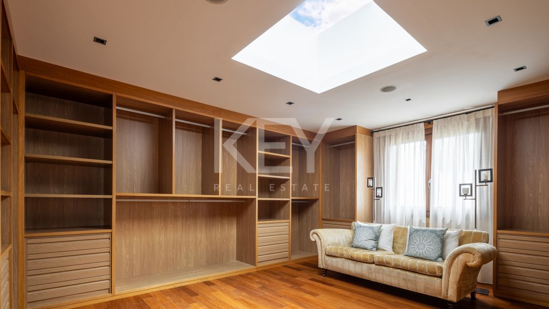 Villa La Concha: luxurious living in Cascada de Camoján, Marbella