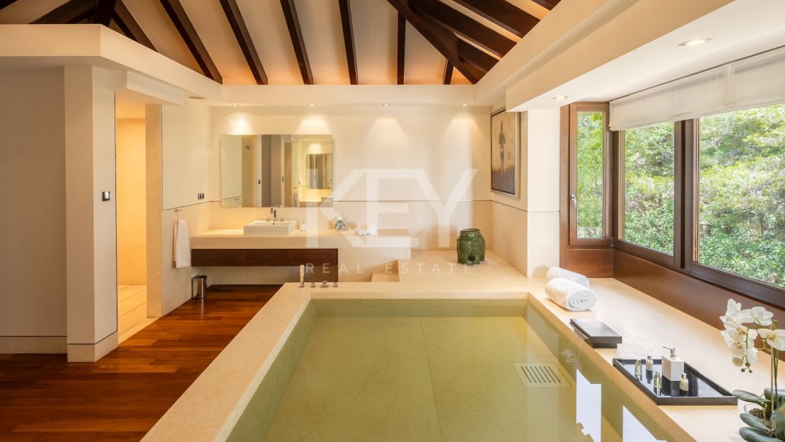 Villa La Concha: luxurious living in Cascada de Camoján, Marbella