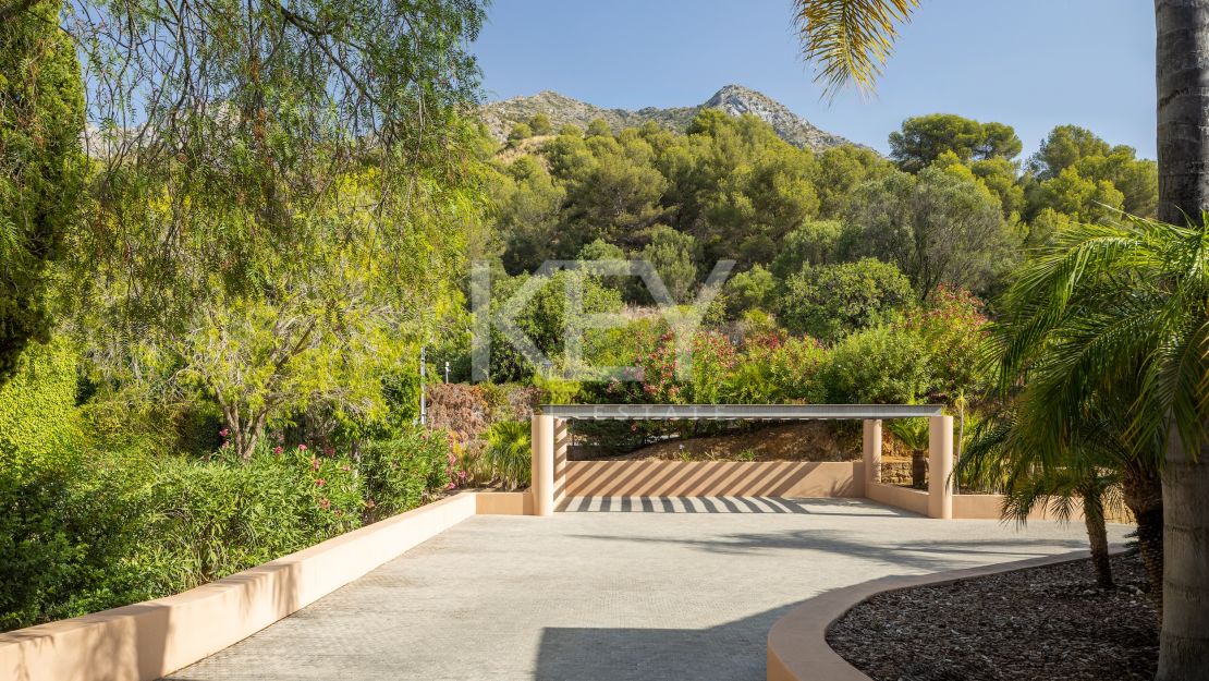 Villa La Concha: luxurious living in Cascada de Camoján, Marbella