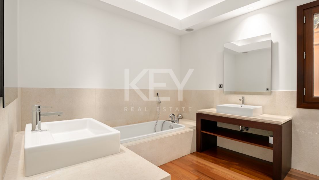 Villa La Concha: luxurious living in Cascada de Camoján, Marbella