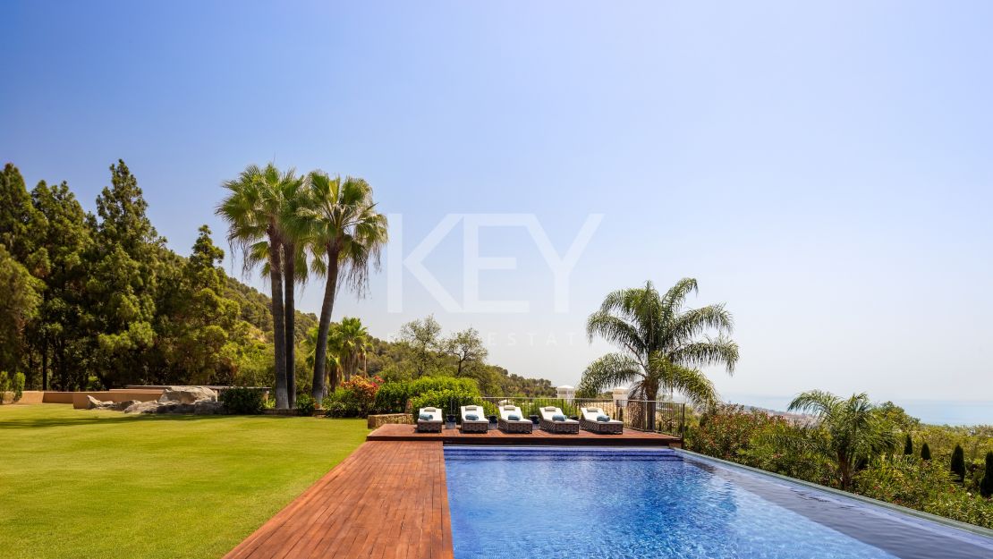 Villa La Concha: luxurious living in Cascada de Camoján, Marbella