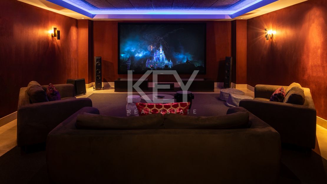 Villa La Concha: luxurious living in Cascada de Camoján, Marbella