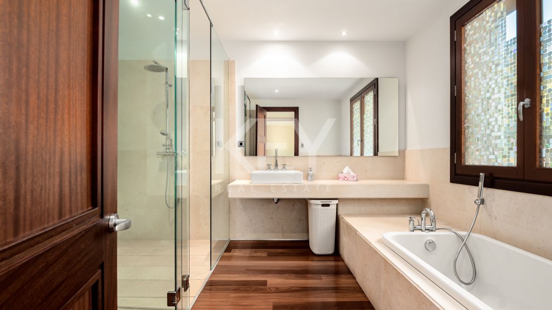 Villa La Concha: luxurious living in Cascada de Camoján, Marbella