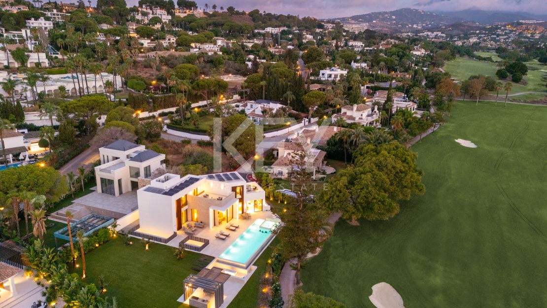 Frontline golf gilla with stunning views in Nueva Andalucía, Marbella