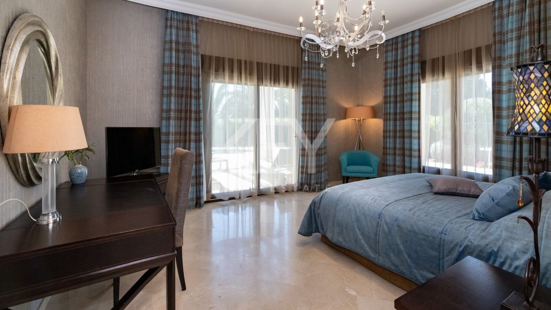 Luxury beachside Villa in Bahia de Marbella, Marbella East