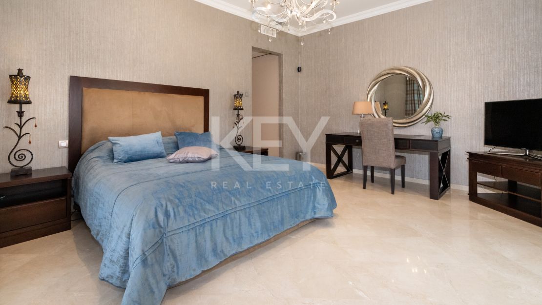 Luxury beachside Villa in Bahia de Marbella, Marbella East