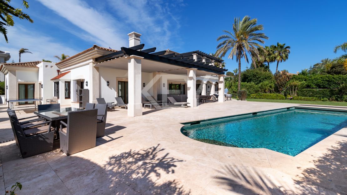 Luxury beachside Villa in Bahia de Marbella, Marbella East