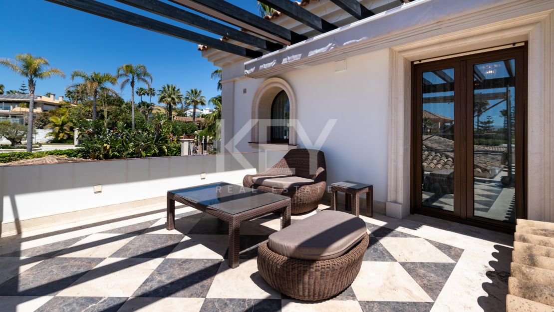 Luxury beachside Villa in Bahia de Marbella, Marbella East