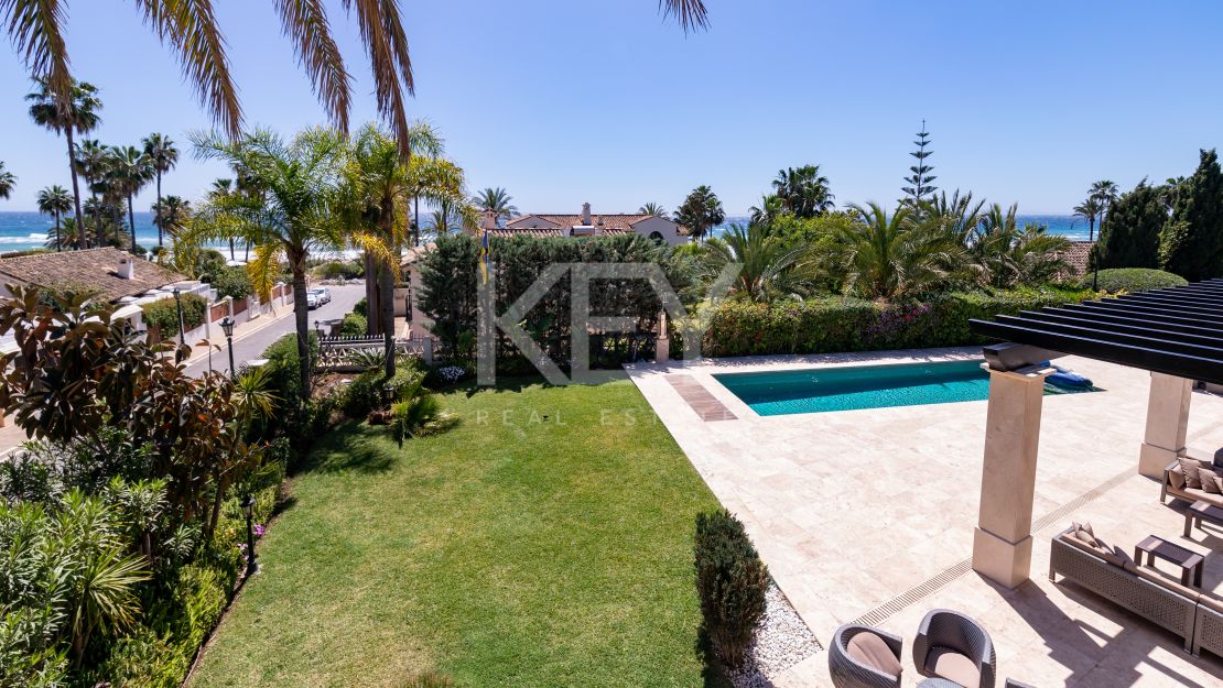 Luxury beachside Villa in Bahia de Marbella, Marbella East