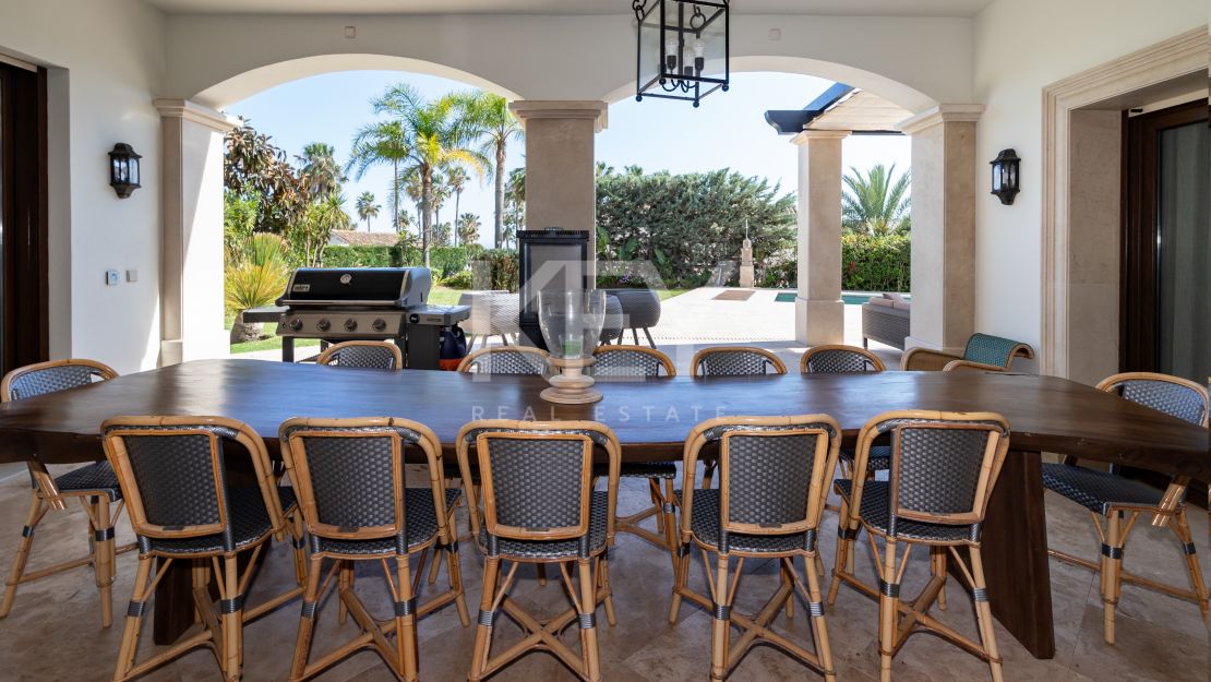 Luxury beachside Villa in Bahia de Marbella, Marbella East