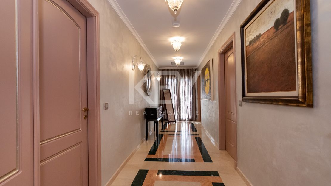 Luxury beachside Villa in Bahia de Marbella, Marbella East