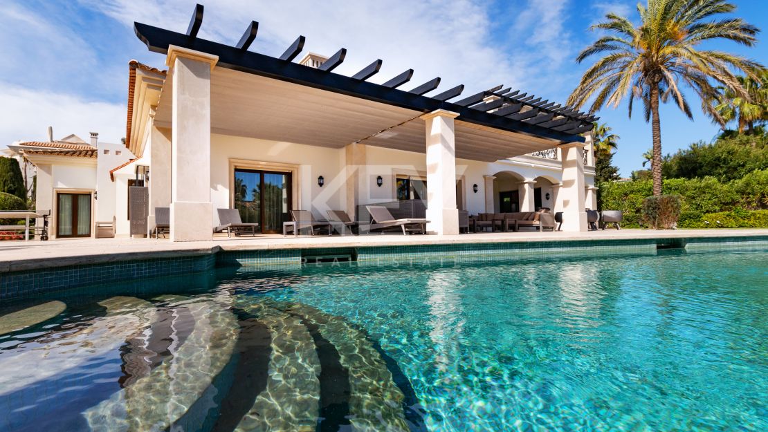 Luxury beachside Villa in Bahia de Marbella, Marbella East