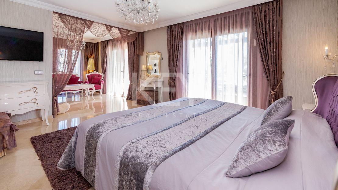 Luxury beachside Villa in Bahia de Marbella, Marbella East