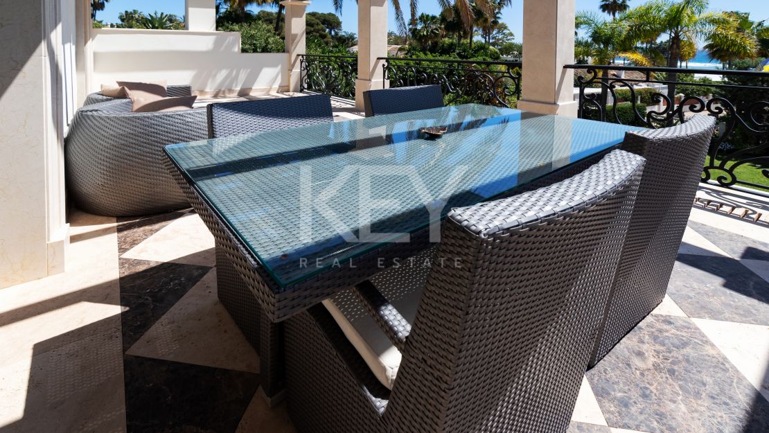Luxury beachside Villa in Bahia de Marbella, Marbella East