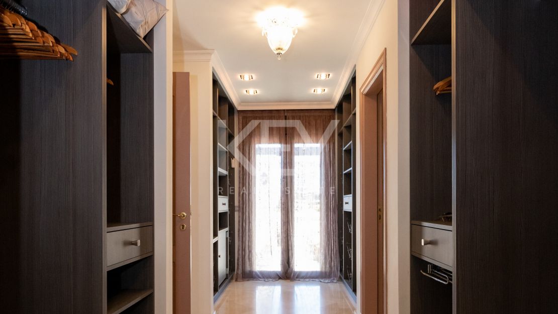 Luxury beachside Villa in Bahia de Marbella, Marbella East