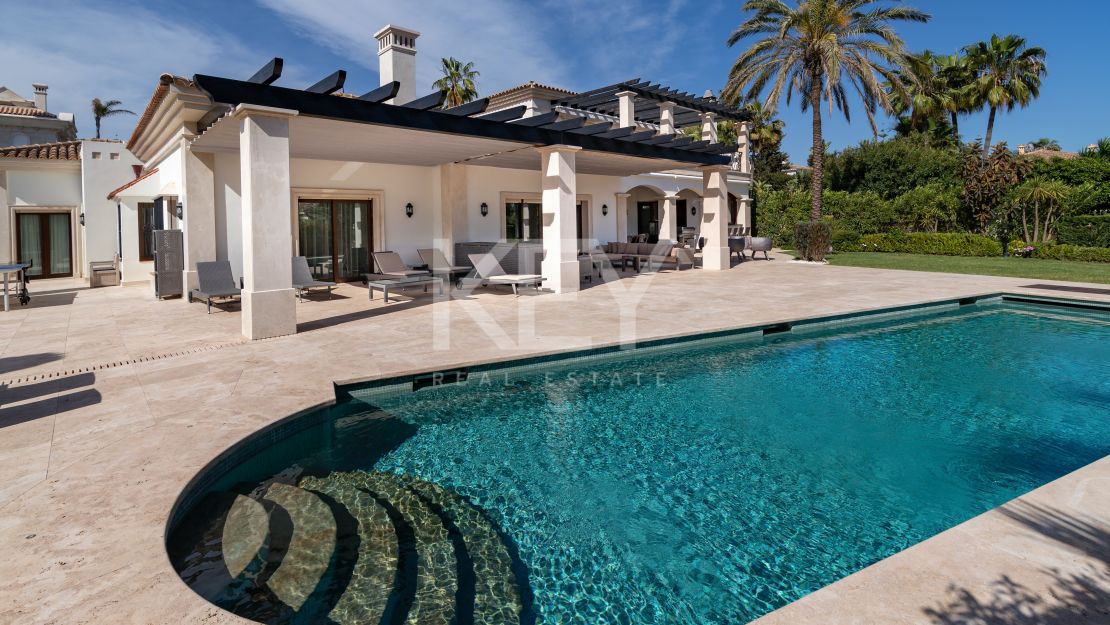 Luxury beachside Villa in Bahia de Marbella, Marbella East