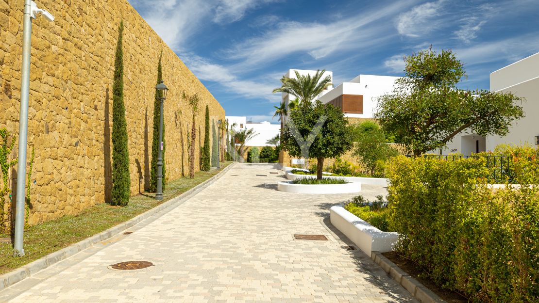 Exclusive luxury rental ground floor appartment with concierge service in Finca Cortesin, Casares