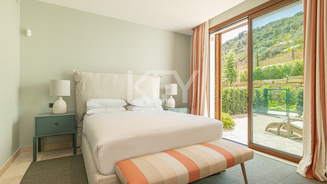 Exclusive luxury rental ground floor appartment with concierge service in Finca Cortesin, Casares