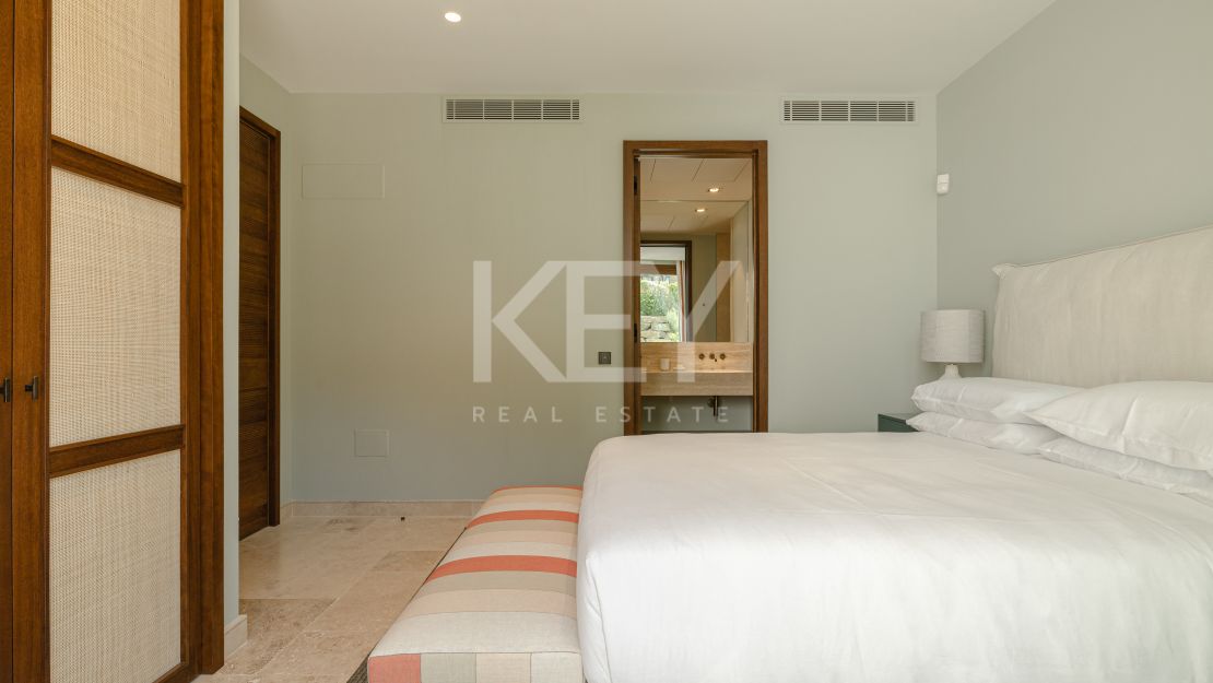 Exclusive luxury rental ground floor appartment with concierge service in Finca Cortesin, Casares