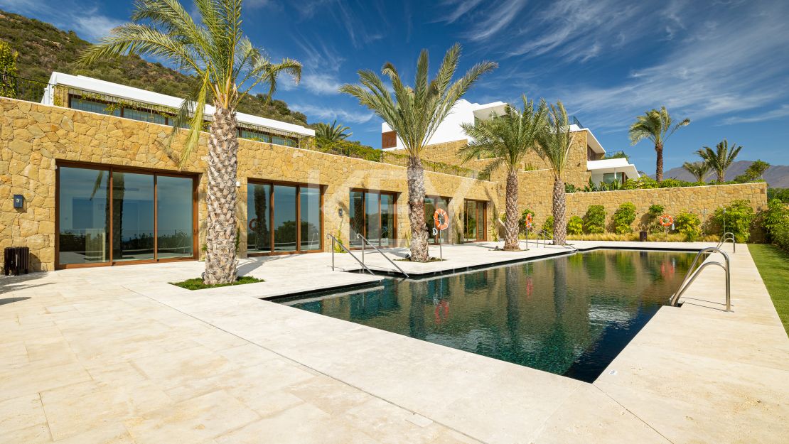 Exclusive luxury rental ground floor appartment with concierge service in Finca Cortesin, Casares