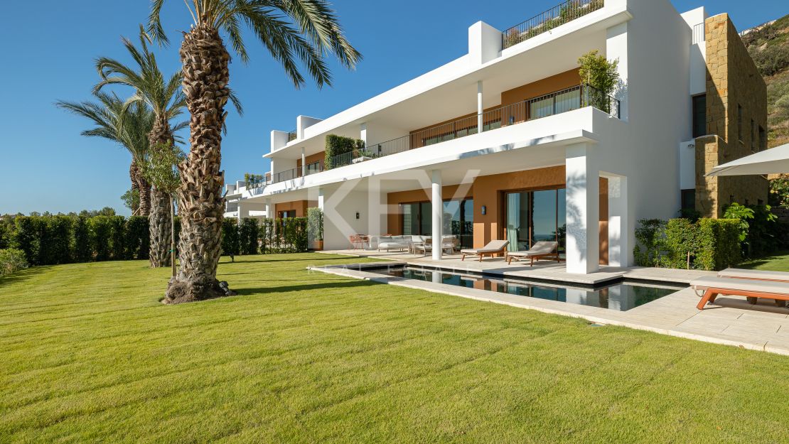 Exclusive luxury rental ground floor appartment with concierge service in Finca Cortesin, Casares